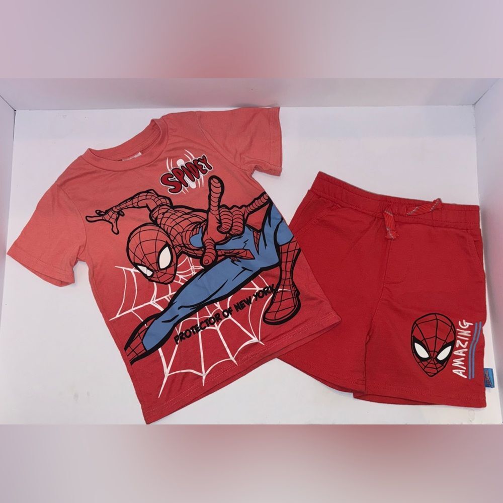 Marvel Spider-Man size 5t Red ombré tee shirt and shorts outfit